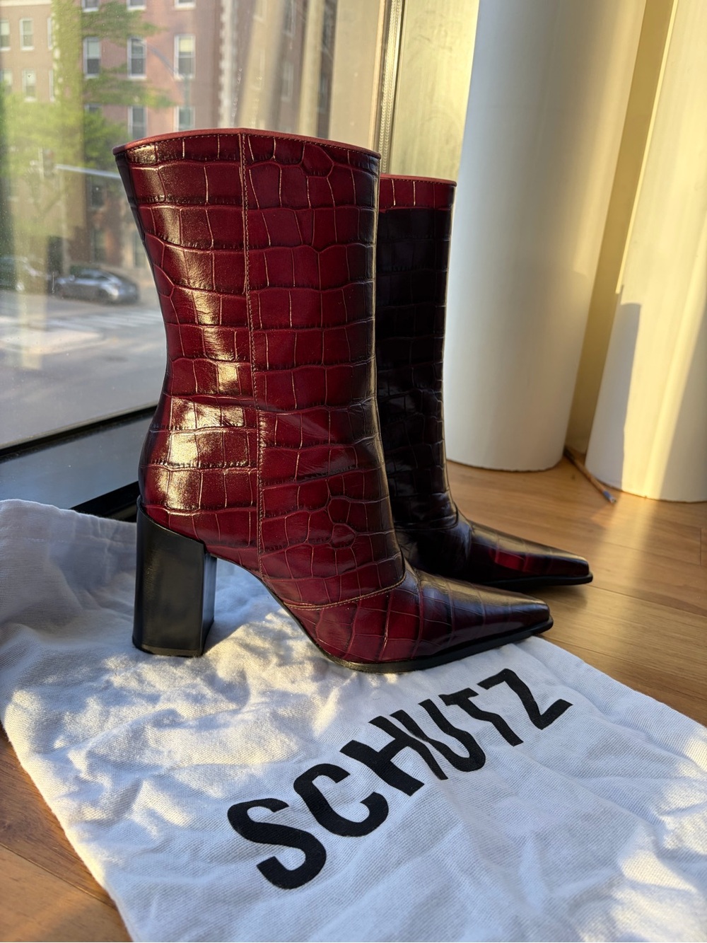 SCHUTZ Raffaela Burgundy Croc-Embossed Pointed-Toe Boots